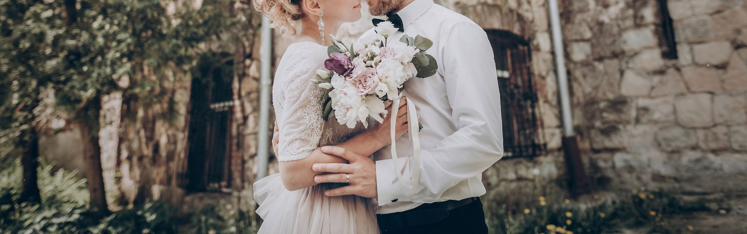 Kredyt na wesele - jak poradzić sobie ze ślubnymi wydatkami?
